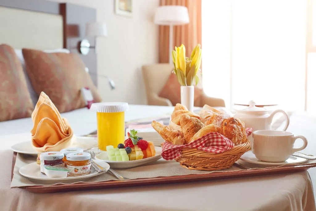 Room, Millennium Plaza Downtown Suites exCrowne Plaza Ap, Dubai