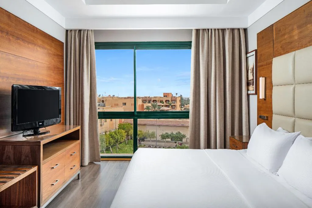 JUNIOR SUITE EXECUTIVE Room, Hilton Pyramids Golf, Cairo