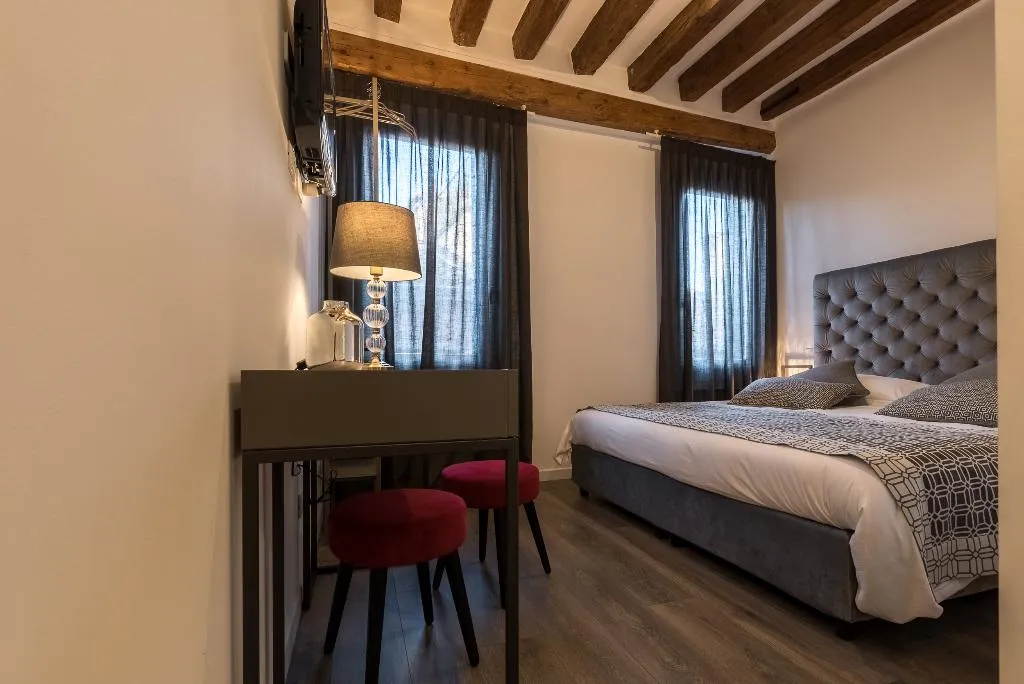 DOUBLE DELUXE Room, La Loggia Della Luna, Venice