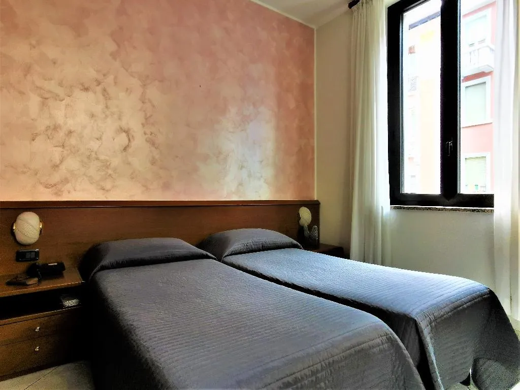 TWIN STANDARD Room, Hotel Venini, Milan