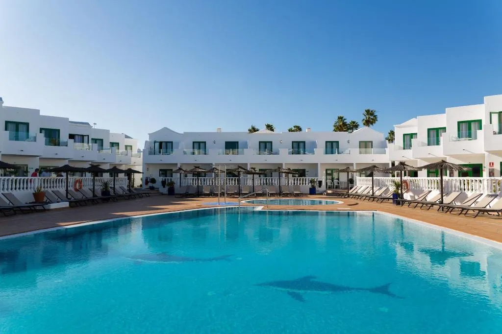 Sports and Entertainment, Club Las Adelfas, Lanzarote