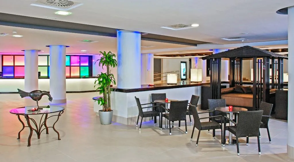 Lobby, Sol Guadalupe, Majorca