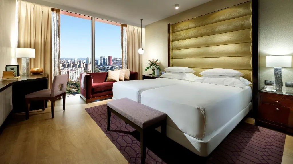 SUITE EXECUTIVE Room, Hyatt Regency Barcelona Tower, Barcelona