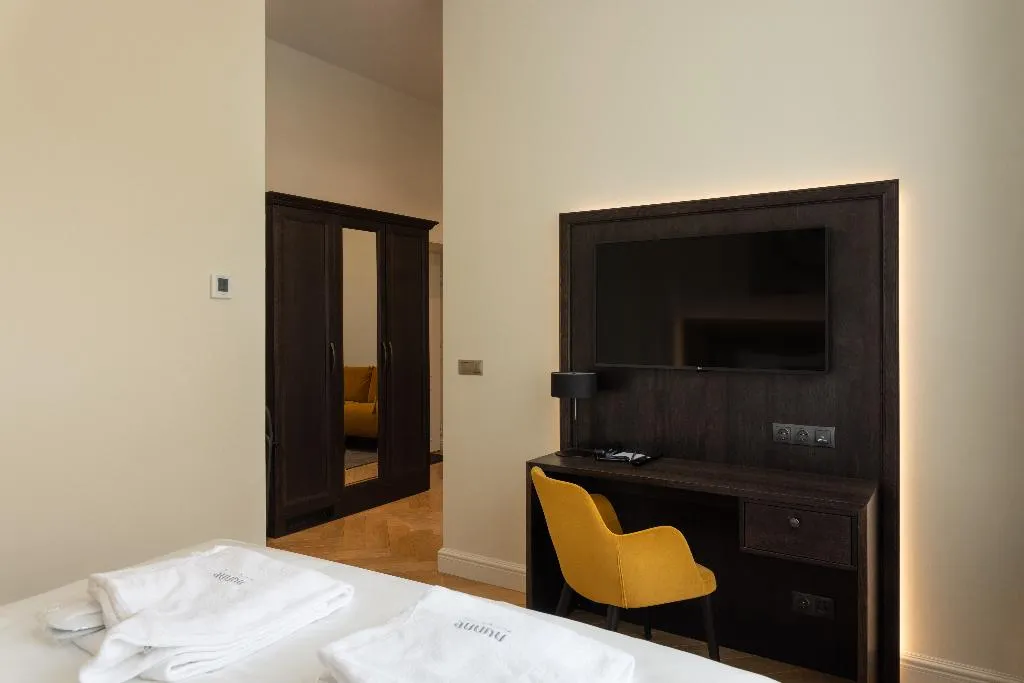 JUNIOR SUITE DELUXE Room, Nunne Boutique Hotel, Tallinn