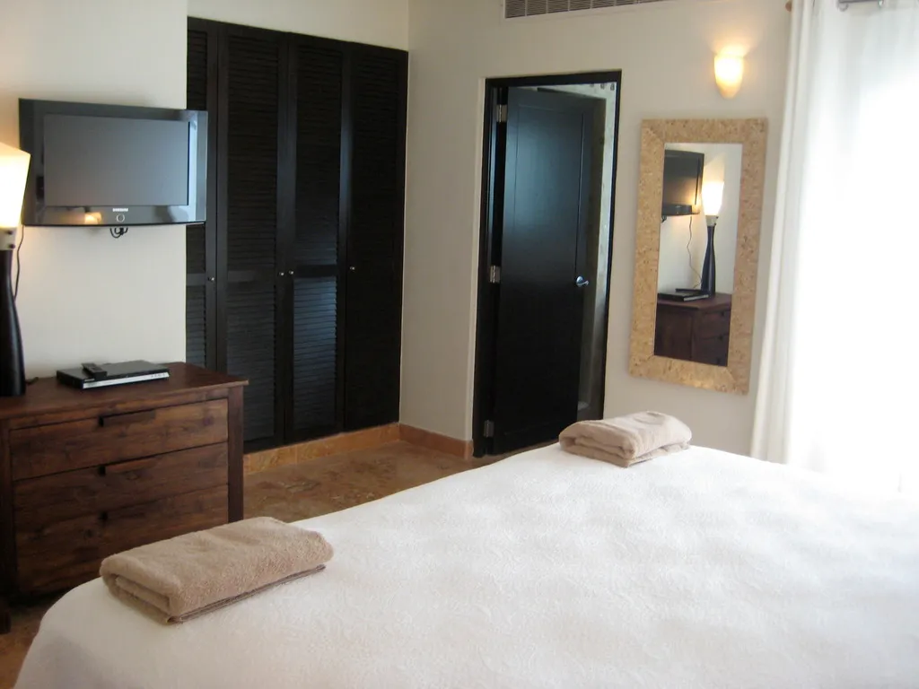 APARTMENT THREE BEDROOMS Room, El Taj Ocean Front and Beachside Condo Hotel, Playa Del Carmen