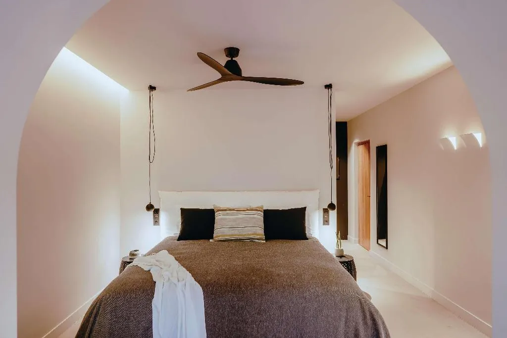 Room, Minos Beach Art Hotel, a Member of Design Hotels, Crete