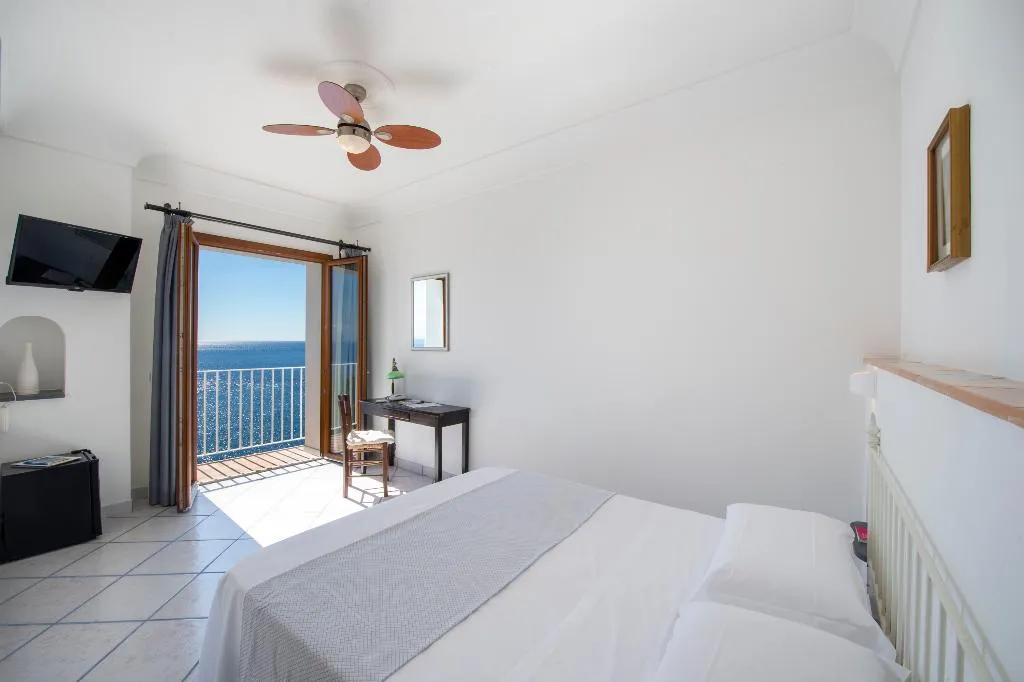 DOUBLE SEA VIEW Room, Maresca Hotel Praiano, Naples