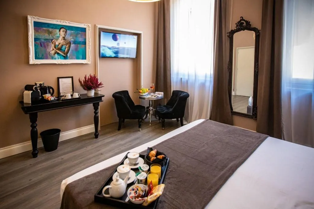 DOUBLE DELUXE QUEEN BED Room, Jb Relais, Rome