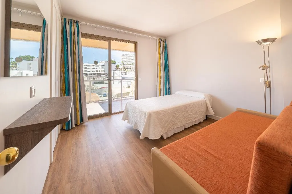 FAMILY ROOM STANDARD Room, Seramar Comodoro Playa, Majorca