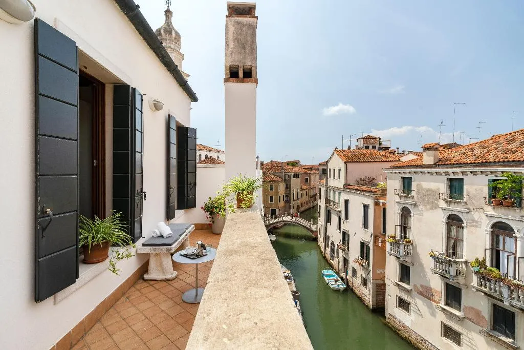 APARTMENT WITH TERRACE Room, Palazzo Schiavoni Residenza d'Epoca, Venice