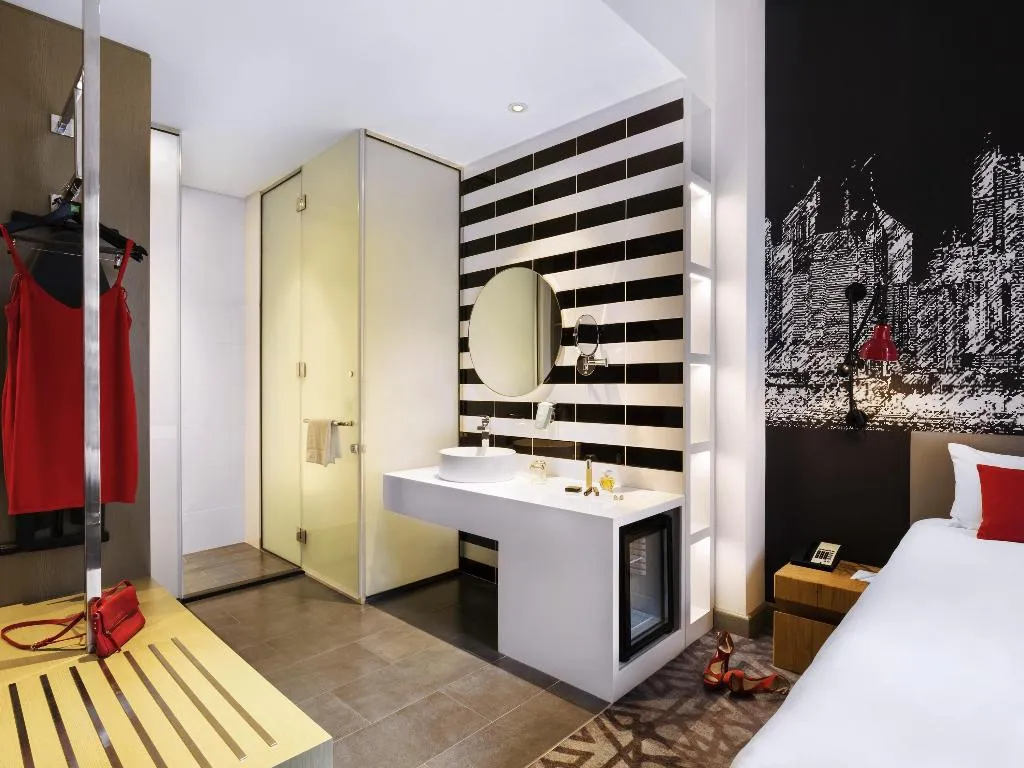 DOUBLE KING SIZE BED Room, Ibis Styles Dubai Airport, Dubai