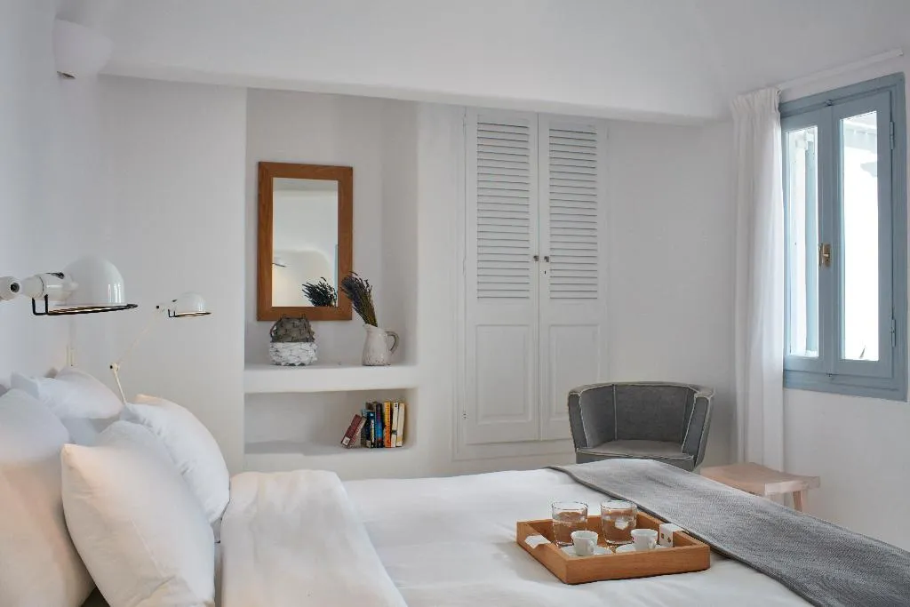 Double or Twin SUPERIOR Room, Cliffside Suites, Santorini
