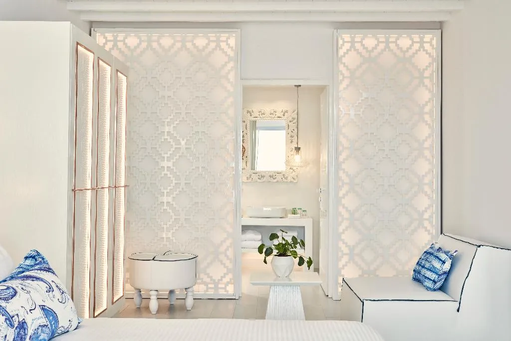 SUITE WITH PRIVATE POOL Room, Katikies Mykonos - The Leading Hotels Of The World, Mykonos