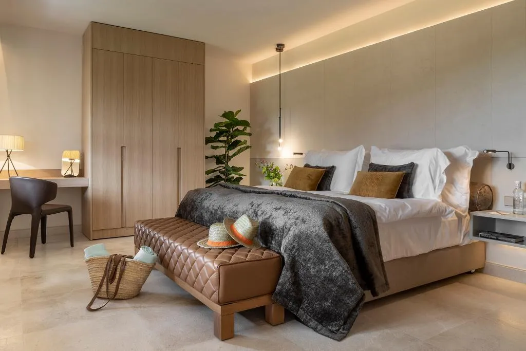 SUITE STANDARD Room, Castell Son Claret, Majorca