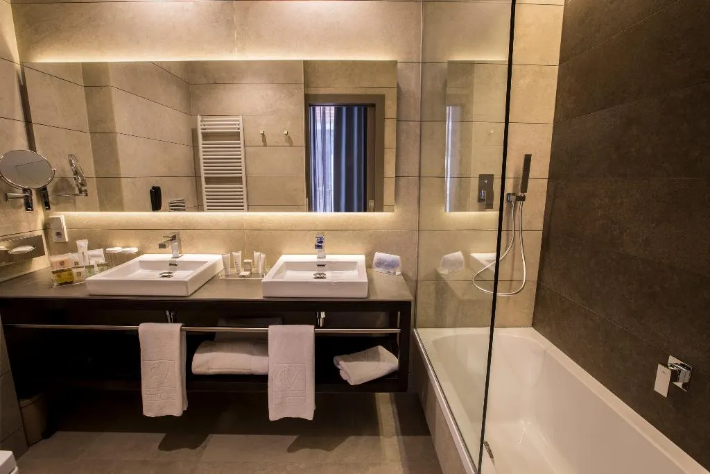 Double or Twin CONNECTING ROOM Room, Vincci Mercat, Valencia