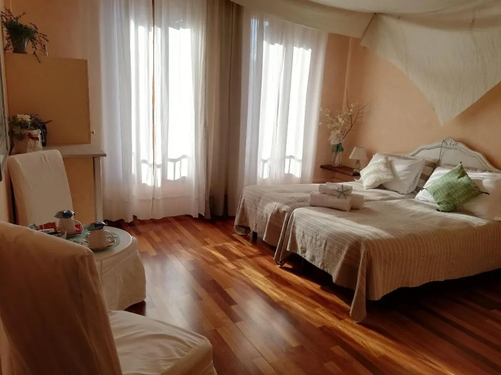 Room, 328 Il Veliero Romantico, Venice