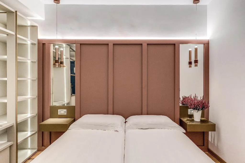 QUADRUPLE PREMIUM Room, Relais Trevi 95 Boutique Hotel, Rome