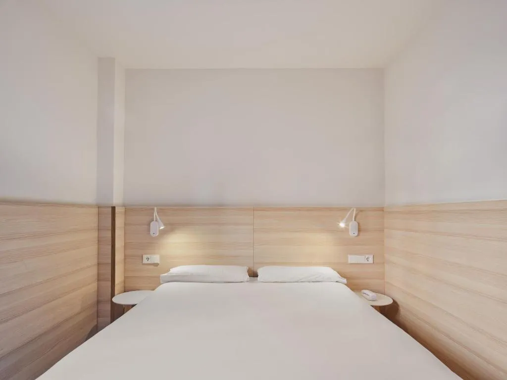 TRIPLE STANDARD Room, Lami, Barcelona