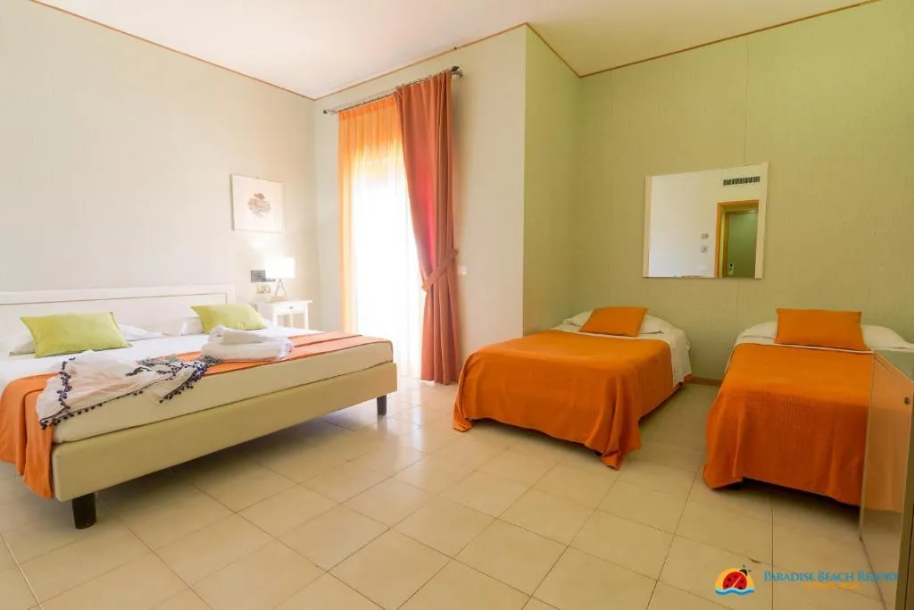 QUADRUPLE WITH BALCONY Room, Paradise Beach Resort, Palermo