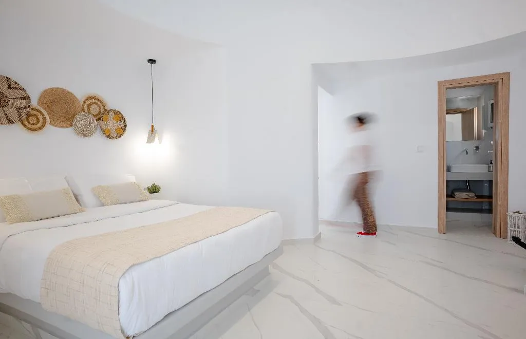 SUITE TWO BEDROOMS TWO BATHROOMS Room, Kýma Perissa, Santorini