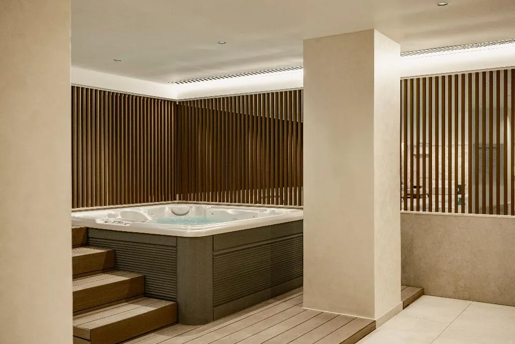 Pool, Hyatt Centric Malta, Malta