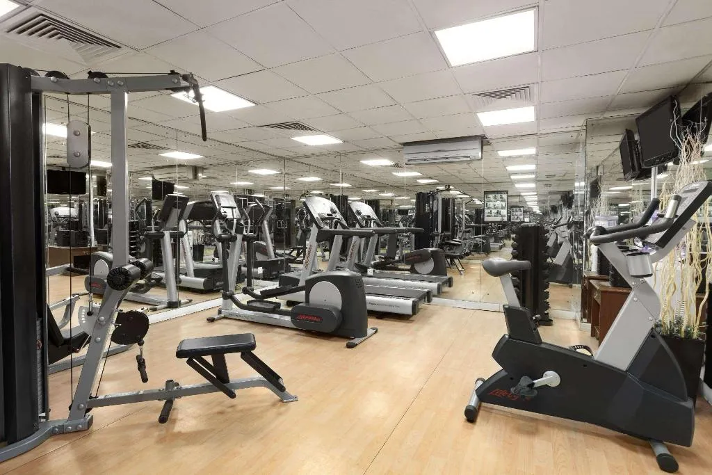 Sports and Entertainment, Howard Johnson Bur Dubai, Dubai