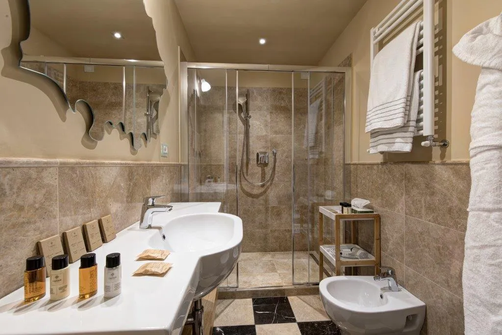 SUITE STANDARD Room, Grand Hotel Cavour, Florence