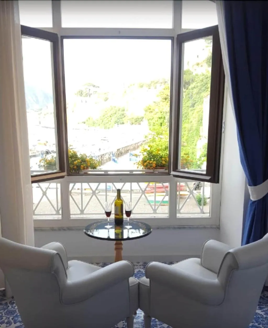 Room, Surriento Suites, Naples