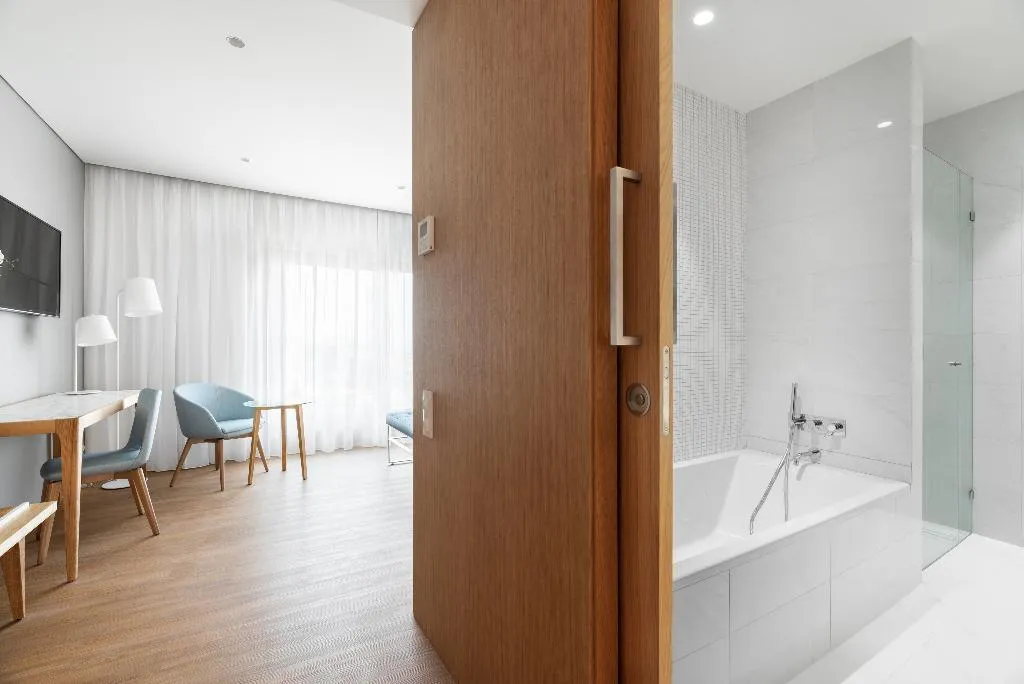 JUNIOR SUITE STANDARD Room, Eurostars Matosinhos, Porto