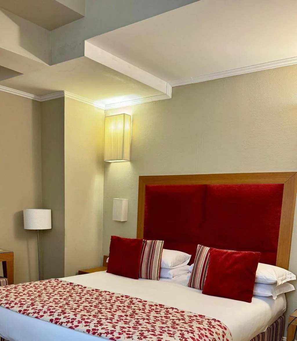 Room, Il Perseo, Florence
