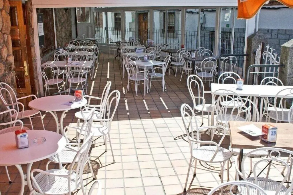 Terrace, Hostal La Maya, Madrid