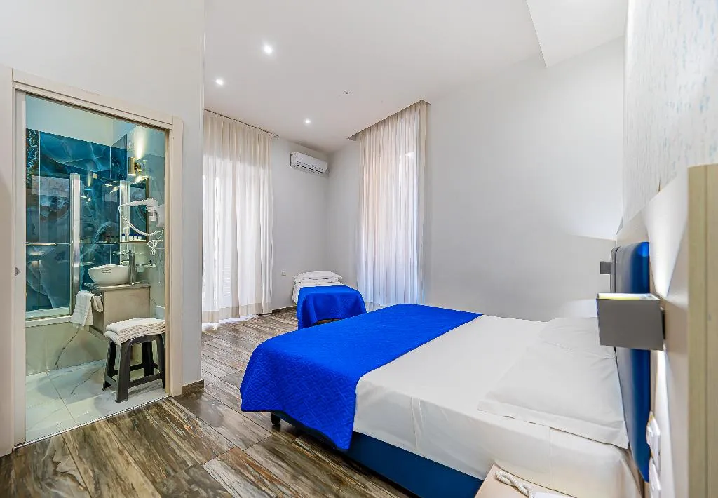 Room, Napoli'S Gold, Naples