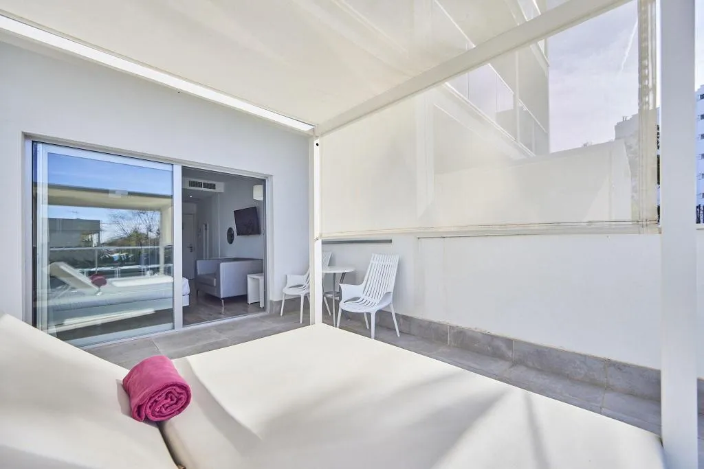 DOUBLE DELUXE POOL VIEW Room, Astoria Playa, Majorca
