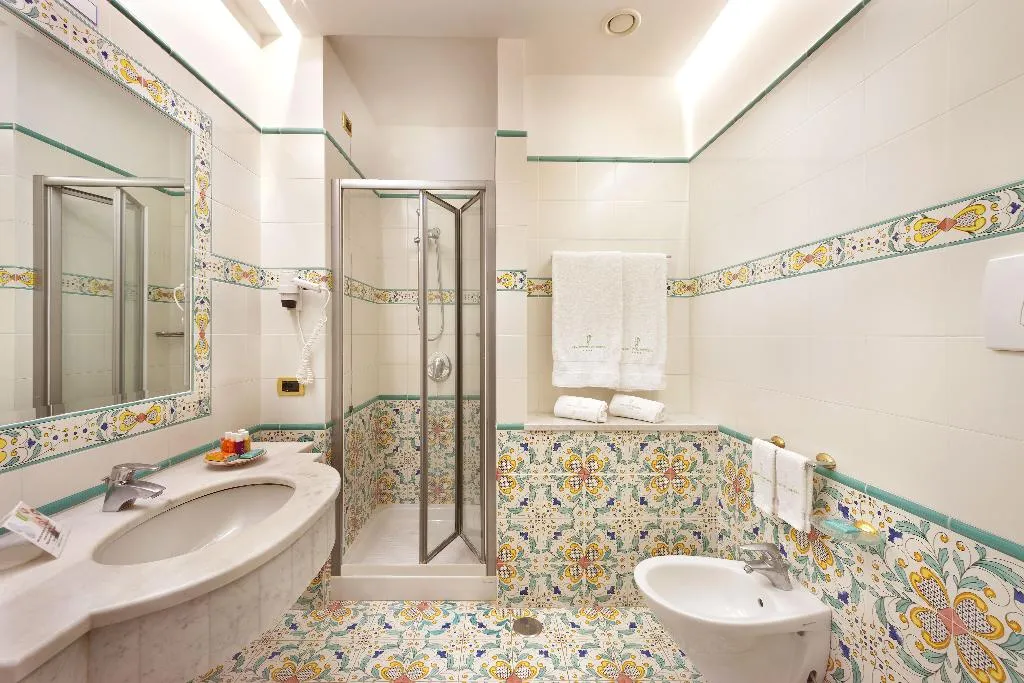Double or Twin SEA VIEW WITH BALCONY Room, President, Naples