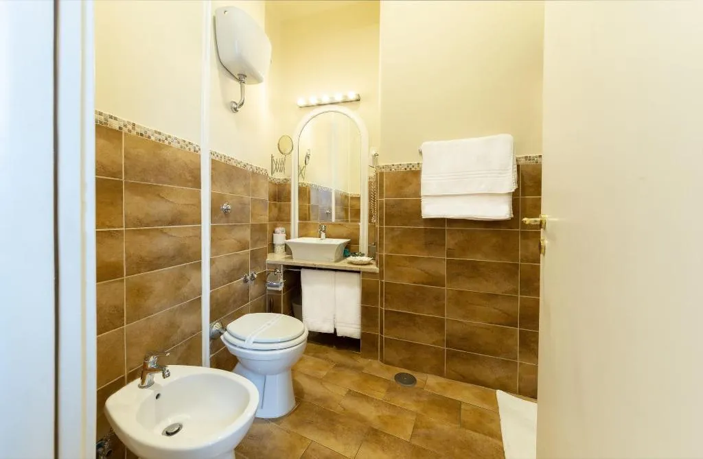 Room, B&B Il Ventre di Napoli, Naples