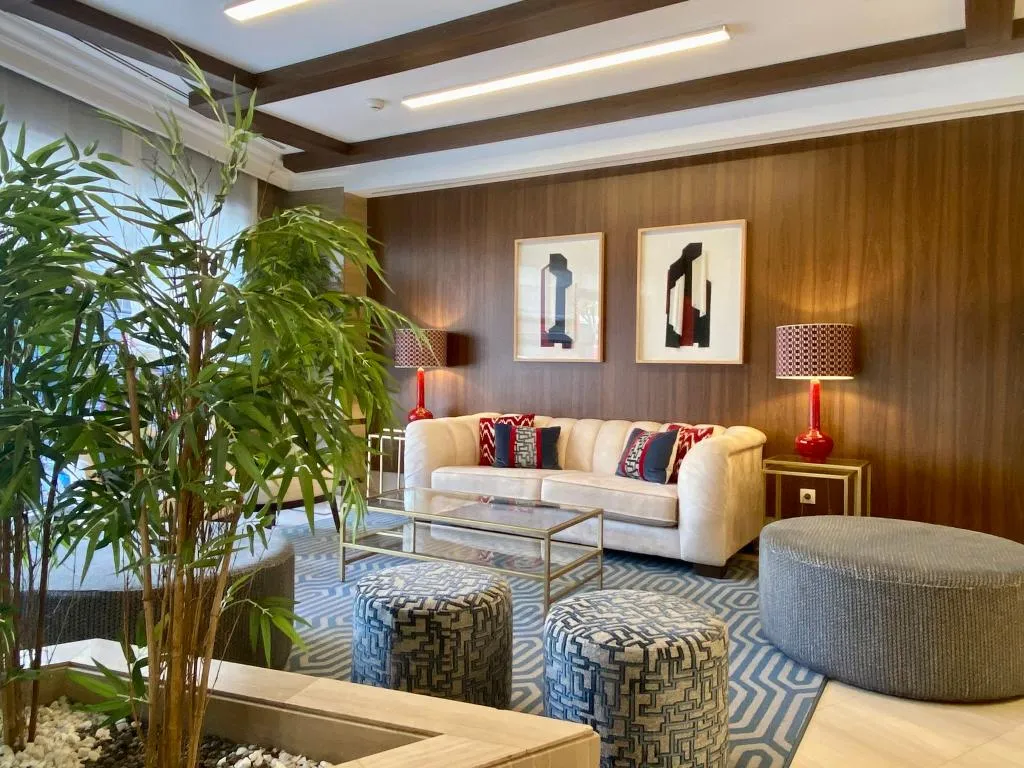 Lobby, Derby Sevilla, Seville