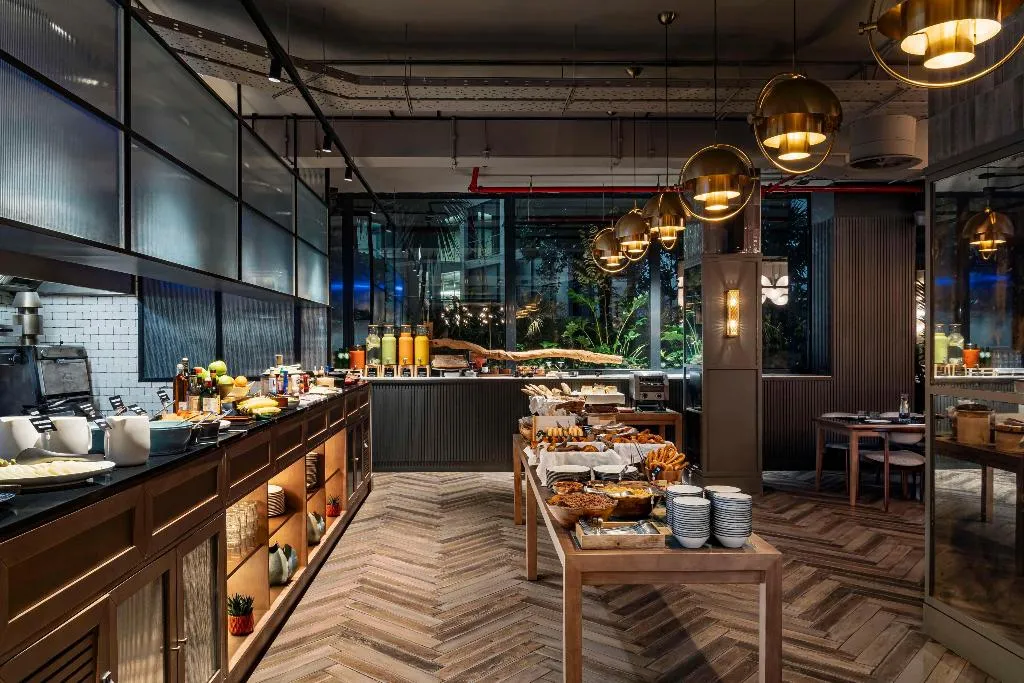 Restaurant, Radisson RED Madrid, Madrid