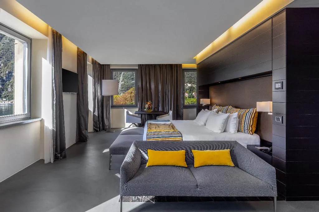 JUNIOR SUITE LAKE VIEW Room, Lido Palace - The Leading Hotels Of The World, Milan