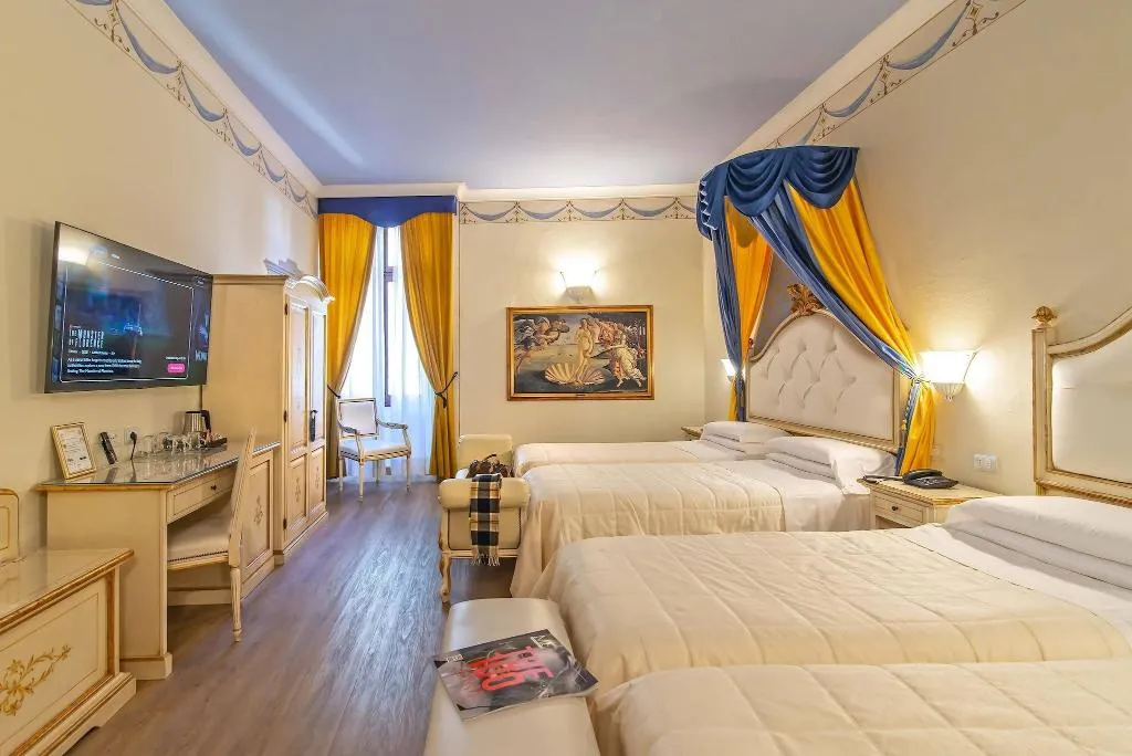 QUADRUPLE STANDARD Room, Porta Faenza, Florence
