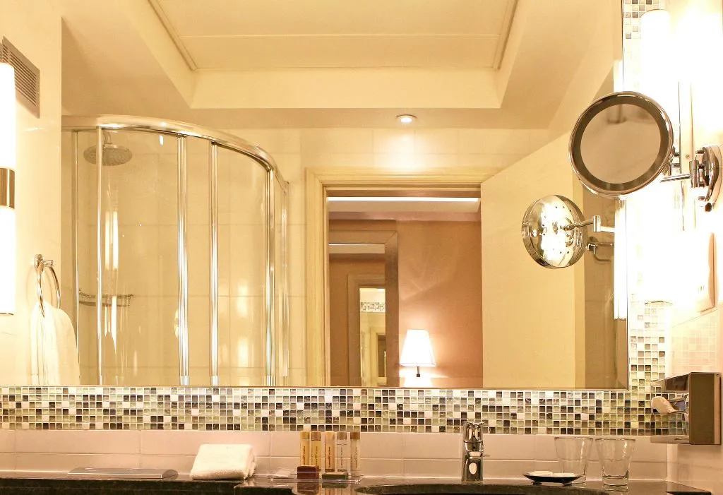 SUITE SEA VIEW KING BED Room, Crowne Plaza Limassol, Cyprus