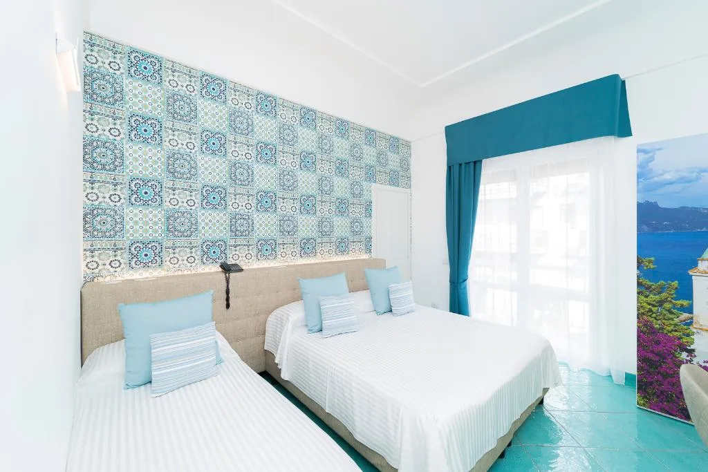 TRIPLE SUPERIOR Room, Hotel Miramare, Naples
