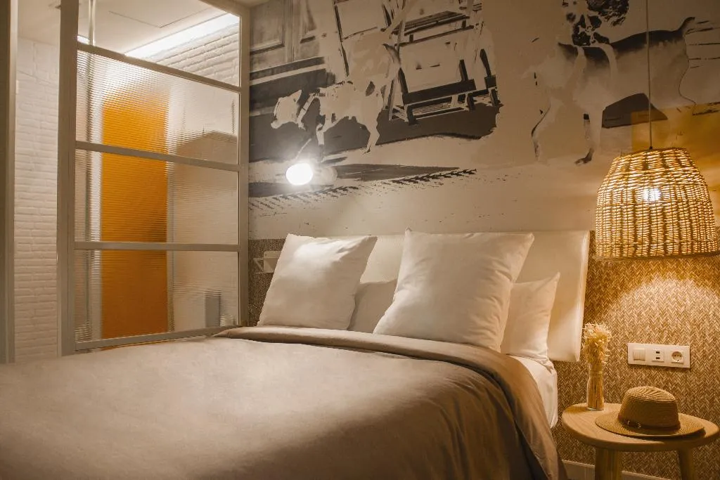 DOUBLE SUPERIOR Room, Room Select Tetuán, Seville