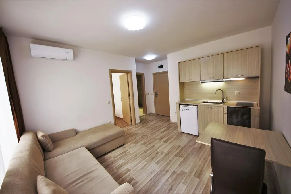APARTMENT POOL VIEW Room, Menada Tarsis Apartments, Bourgas