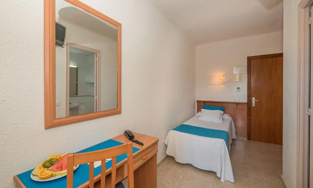 SINGLE STANDARD Room, Checkin Pineda, Costa Brava