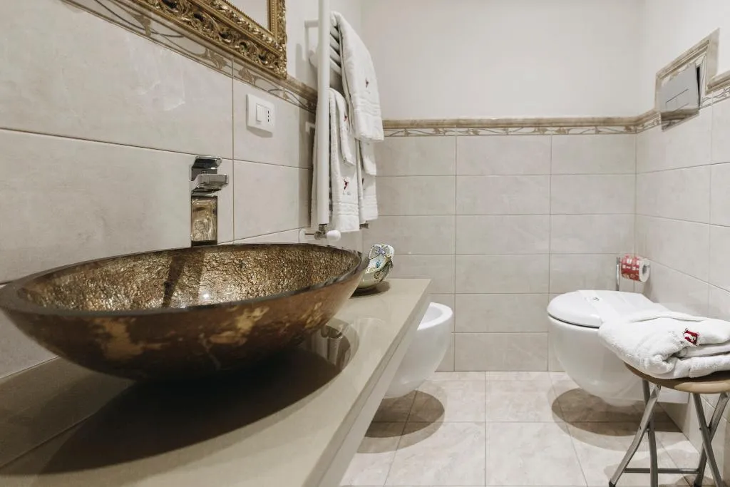 DOUBLE SUPERIOR WITH BALCONY Room, B&B Palazzo del Teatro, Catania