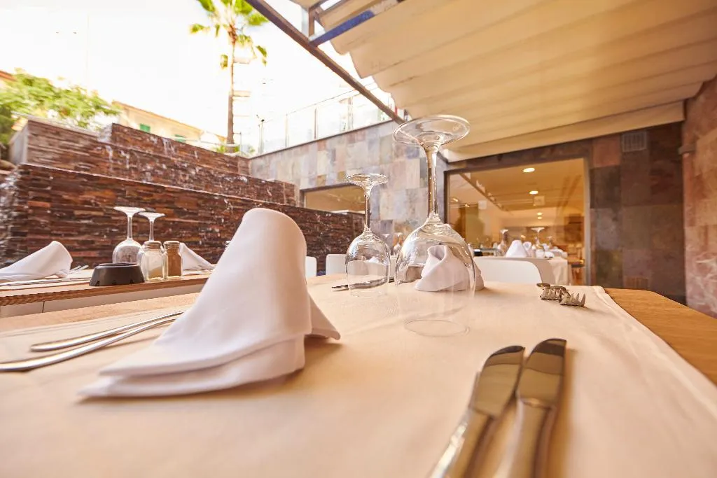 Restaurant, Mediterranean bay, Majorca