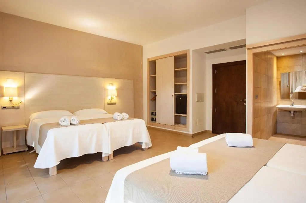QUADRUPLE STANDARD Room, Hotel Puchet Ibiza, Ibiza