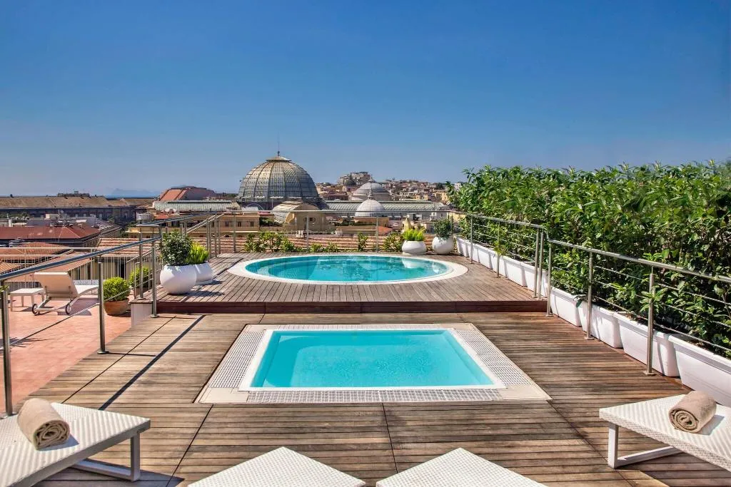 Sports and Entertainment, Renaissance Naples Mediterraneo, Naples