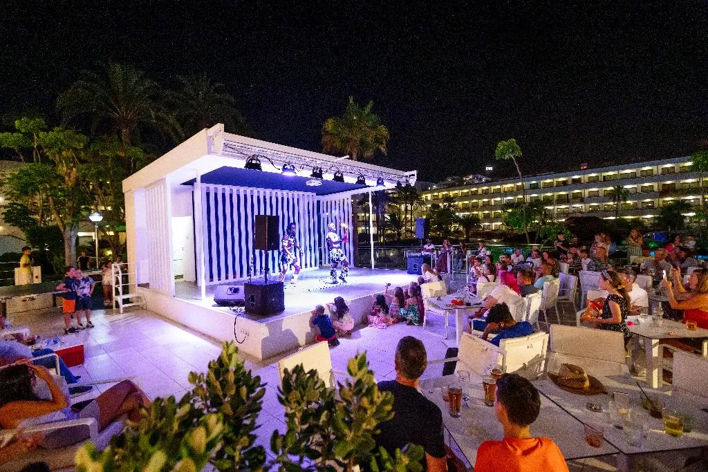 Sports and Entertainment, Alexandre La Siesta, Tenerife