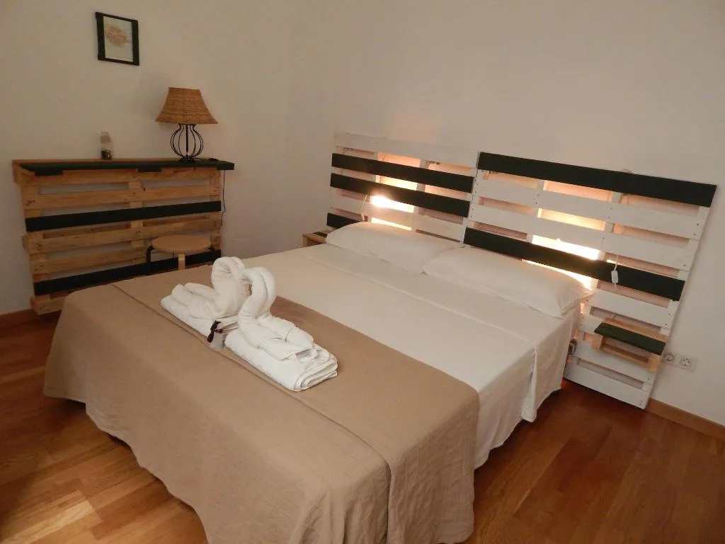 Room, Twenty-Seven Degrees, Gran Canaria